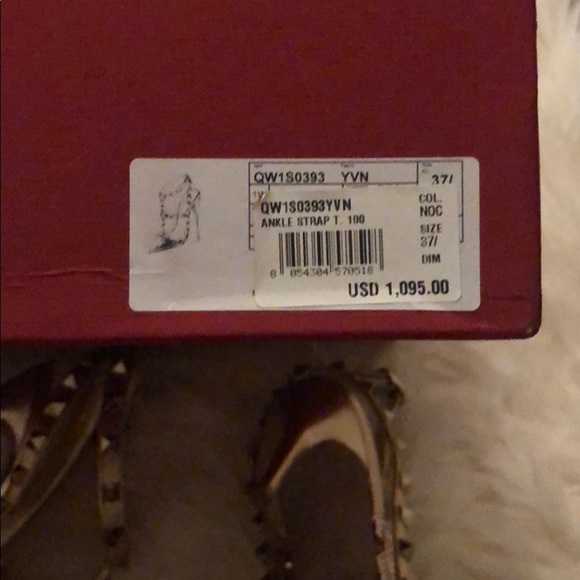 Valentino Garavani Rockstud Sequin Pumps - Picture 9 of 9